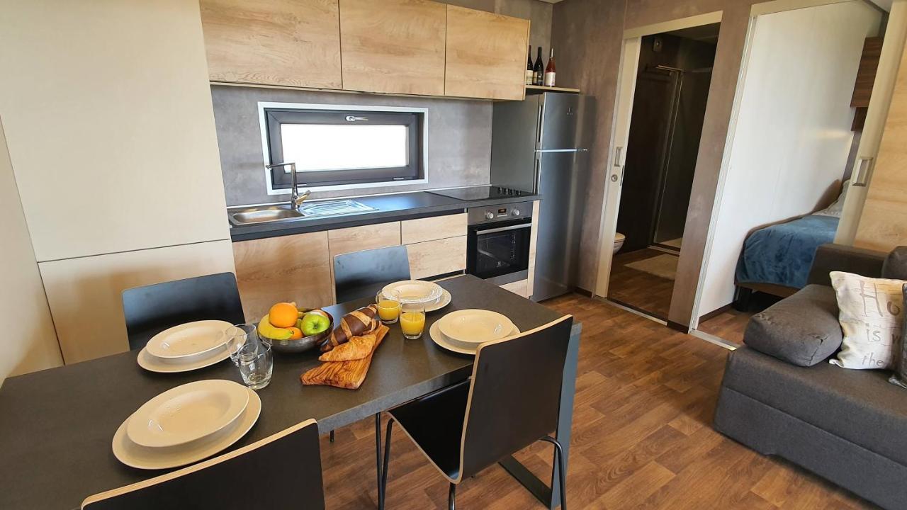רוביני Collis Winery - Family & Friends - Mobilhome מראה חיצוני תמונה